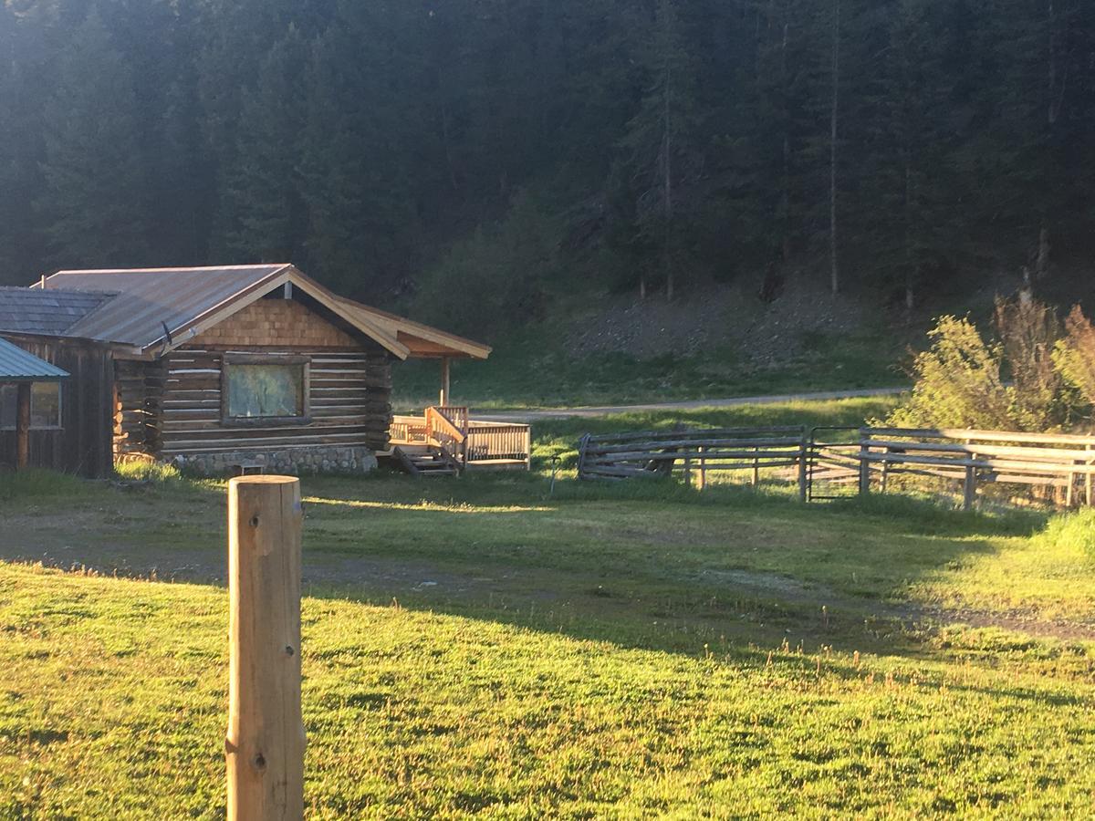 Creek Cabin Gardiner Exterior photo